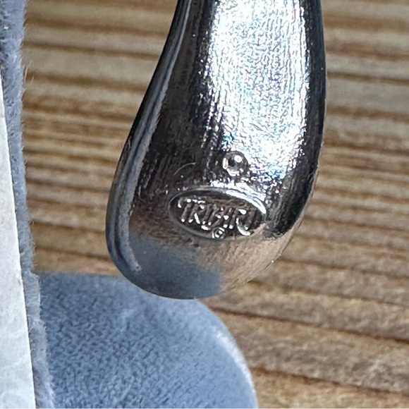 Crown TRIFARI - Silvertone Dangle Pierced Linear Abstract Earrings MCM - Picture 3 of 6